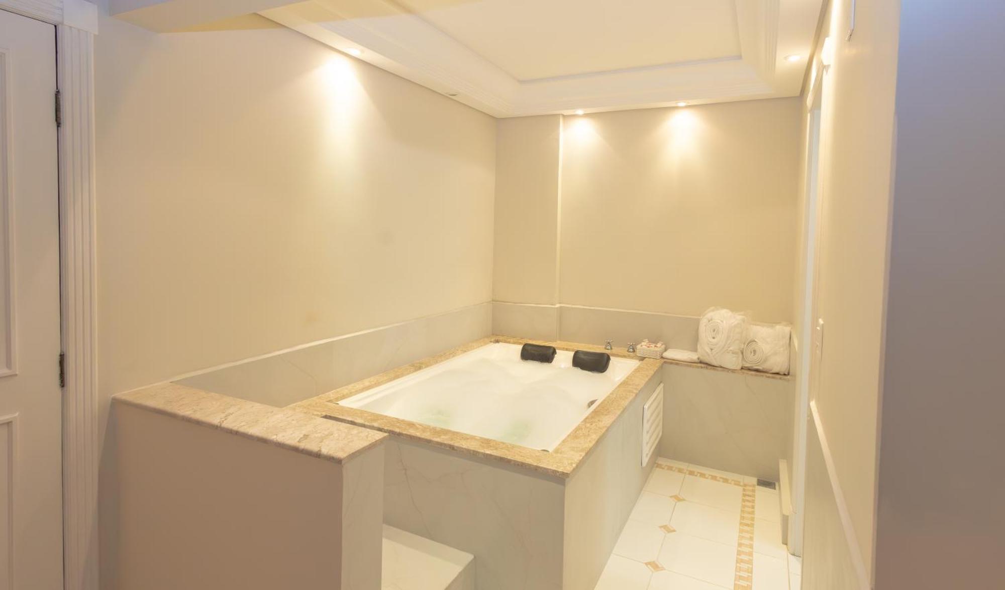 Lizon Curitiba Hotel Экстерьер фото
